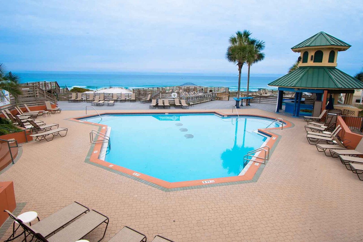 Bay Club of Sandestin Resort! Awesome 2 bedroom!