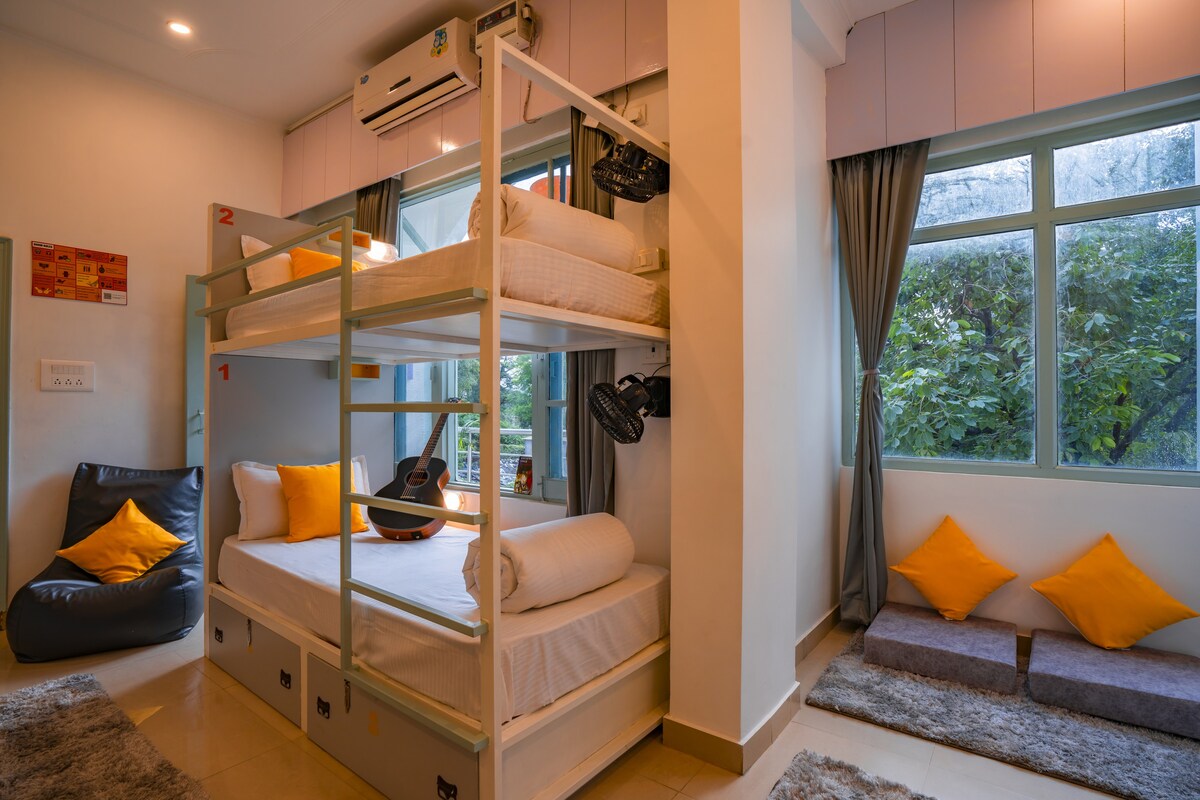 1 Bunk bed in 8-bed mixed dorm near Laxman Jhula