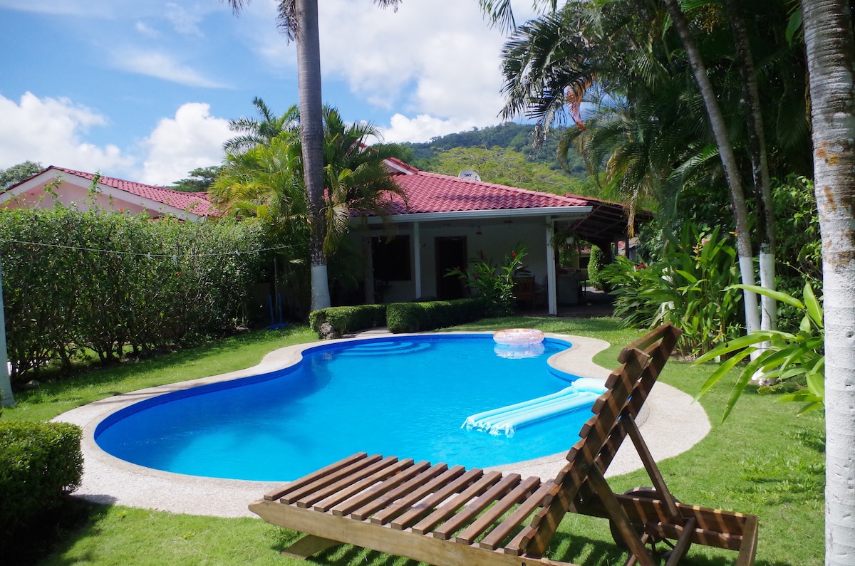 Los Delfines Villa (Private Pool) Bungalow