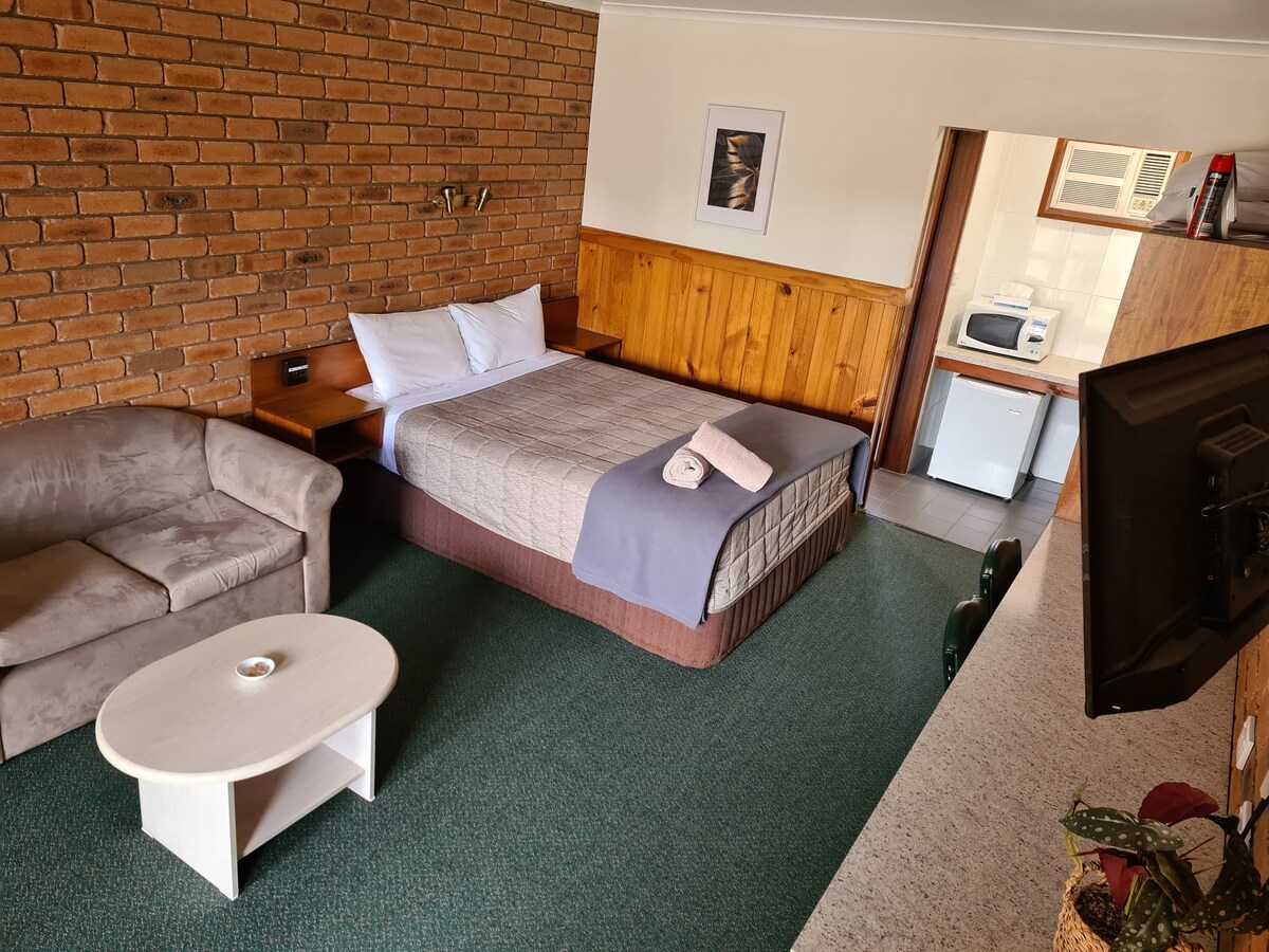 摄政法院汽车旅馆（ Regency Court Motel ） -标准双人床房