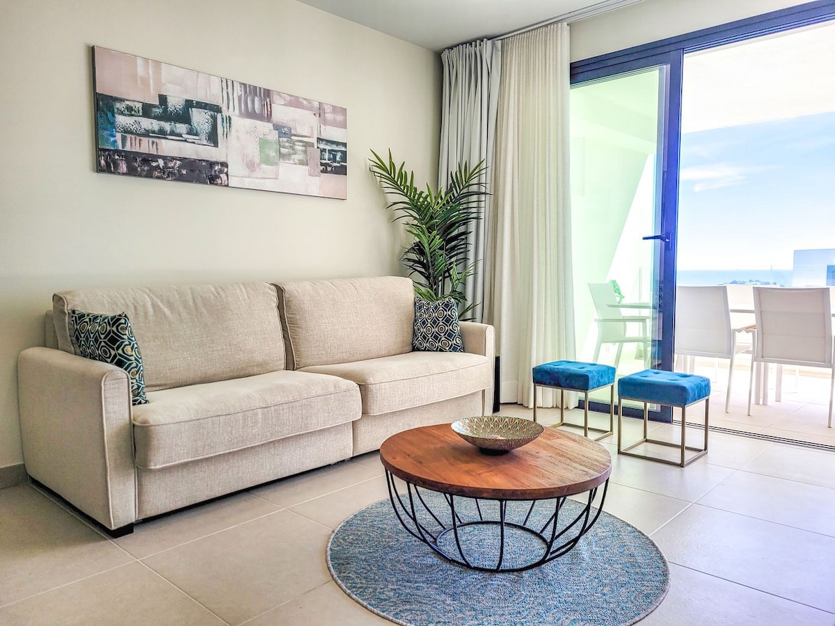 Two bedroom apartment in Mirador Del Golf Estepona