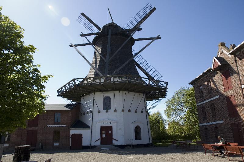 Dejligt byhus med  udsigt til  marsken.