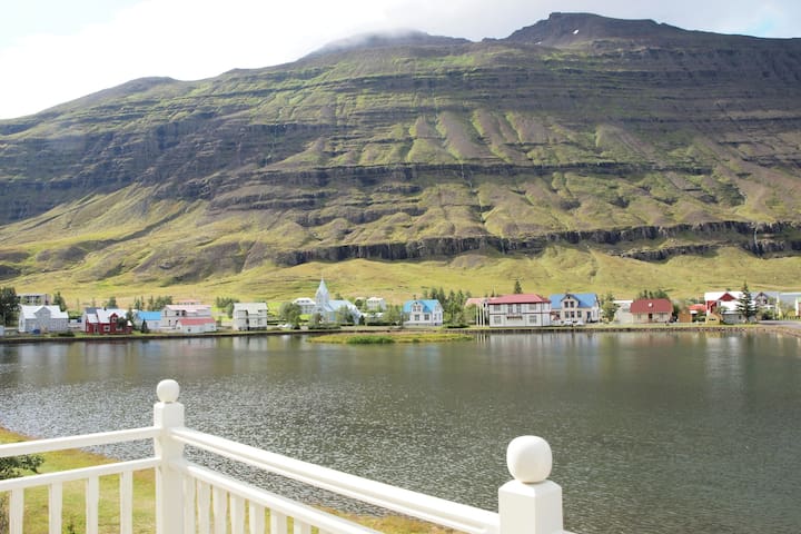Seyðisfjörður的民宿