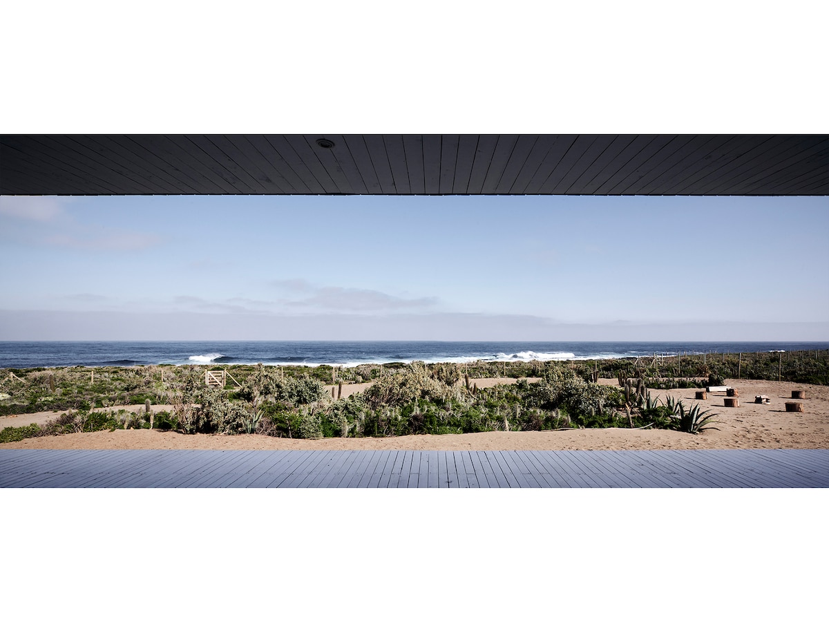 Casa en Huentelauquen frente al mar con chimenea