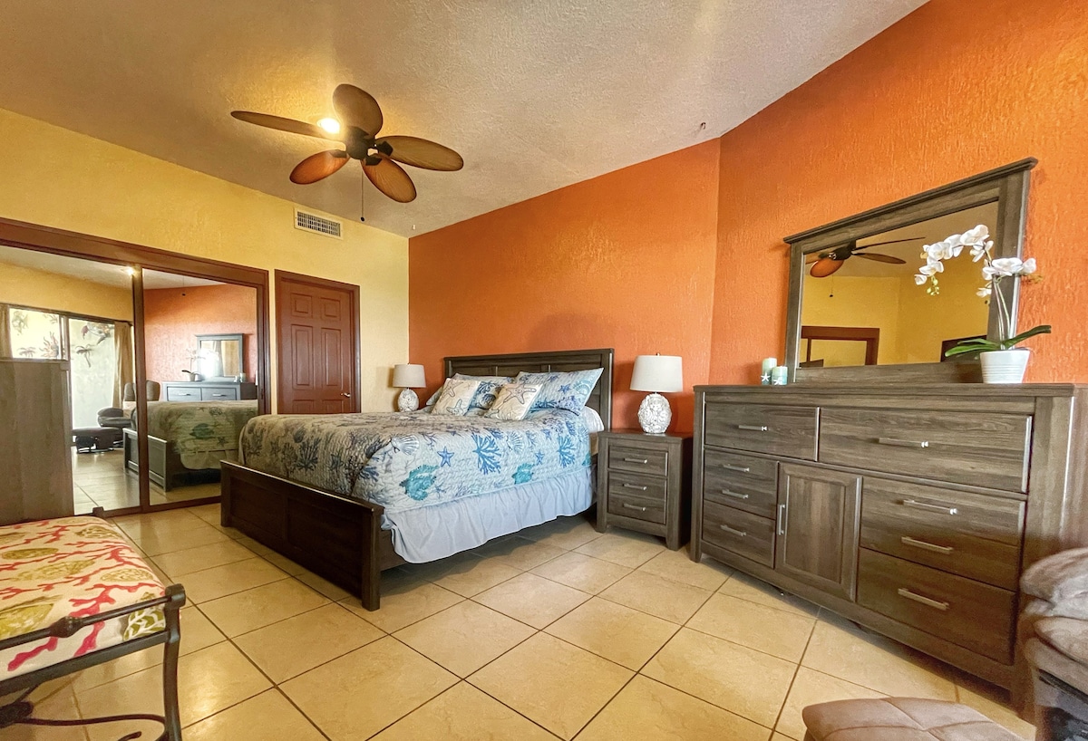 Murphy bed sleeps 6 Sonoran Sun