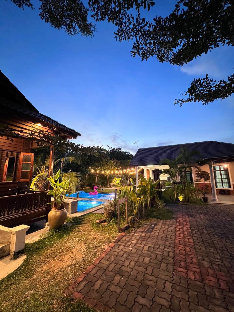 私人寄宿家庭Serkam Melaka ，带大型游泳池