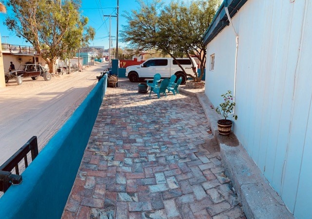 Cheerful Cholla Bay cottage steps from beach!