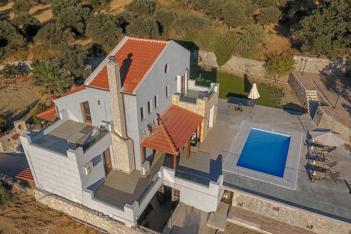 伊利尼别墅（ Villa Irini ） -有私人泳池