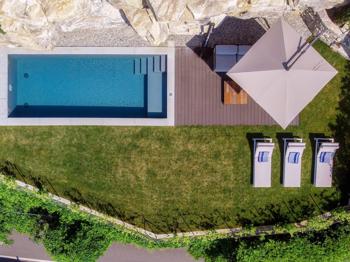 The Rock - Villa with Swimming pool and Lake View