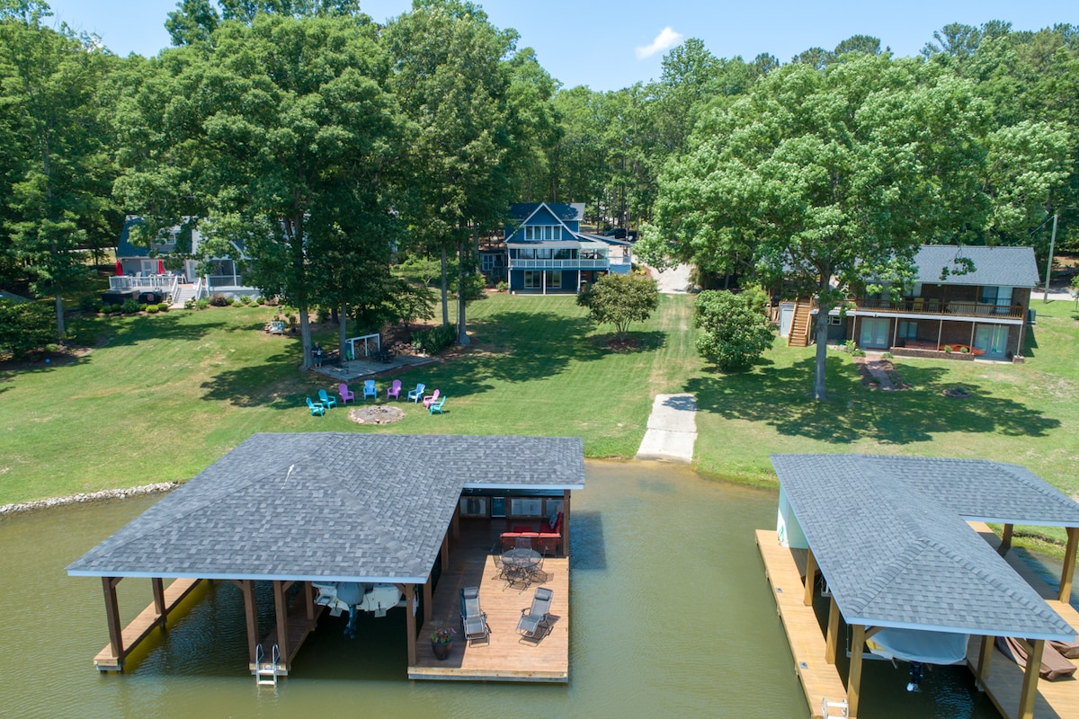 Knee Deep:Flat yard, large dock w/onsite boat ramp