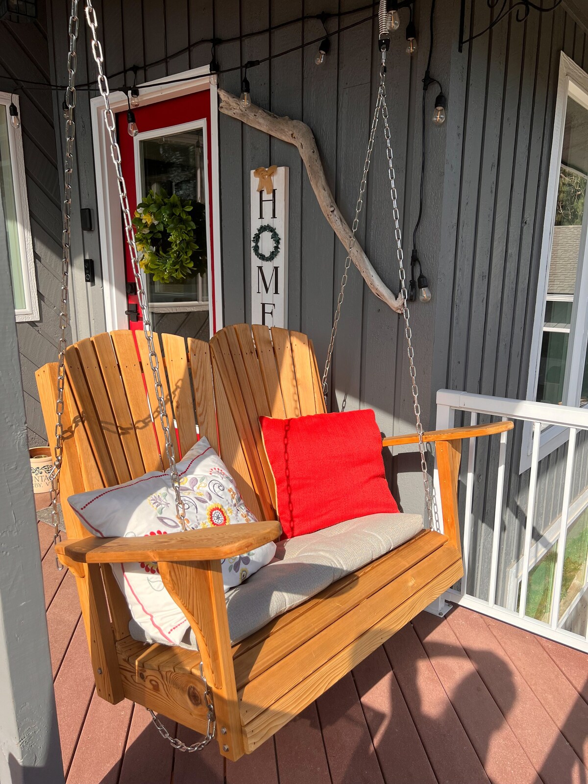 Cozy & quiet private suite, with covered patio