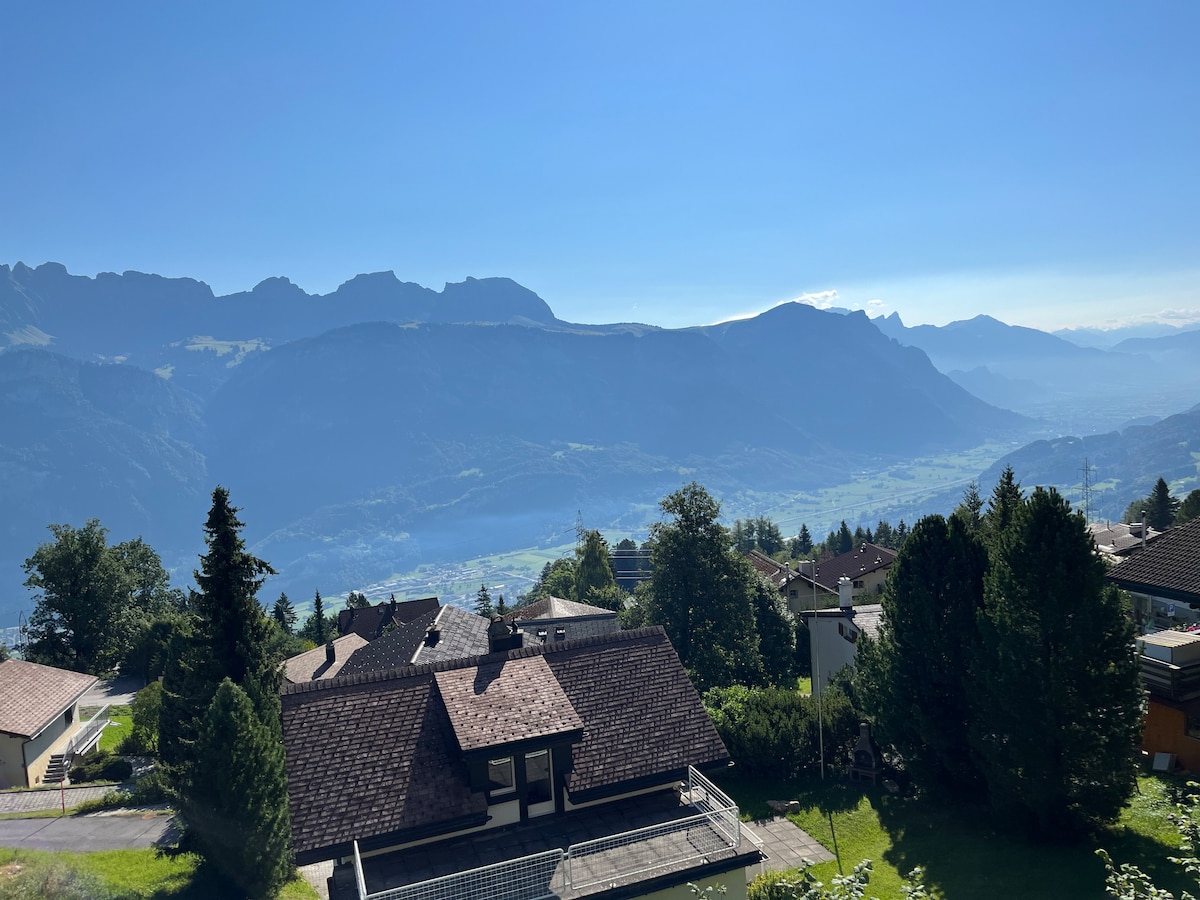 Schöne 3 Zimmer Wohnung mit zwei Balkonen