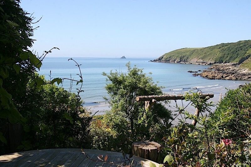 Delightful Log cabin on south coast of Cornwall