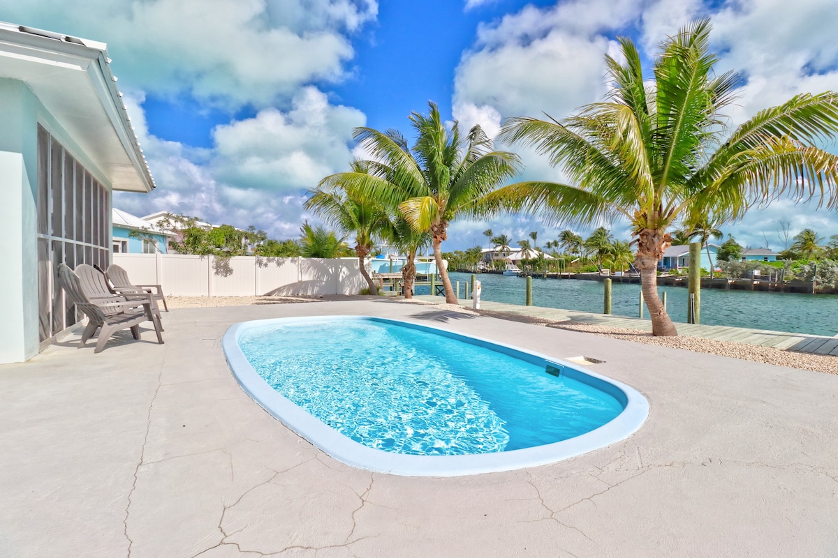 Waterfront home with pool in Treasure Cay