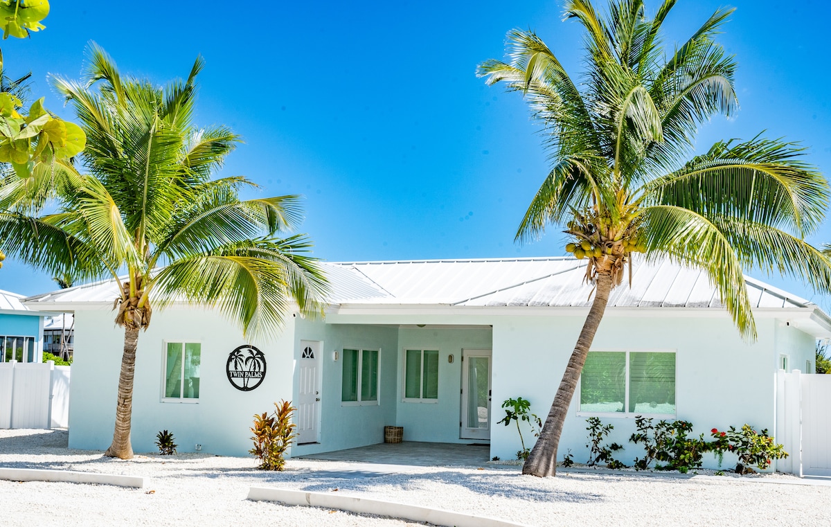 Waterfront home with pool in Treasure Cay