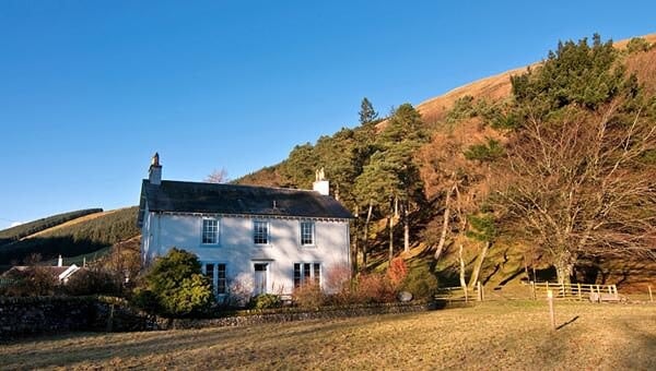 Comfortable Family Farmhouse by St Mary's Loch