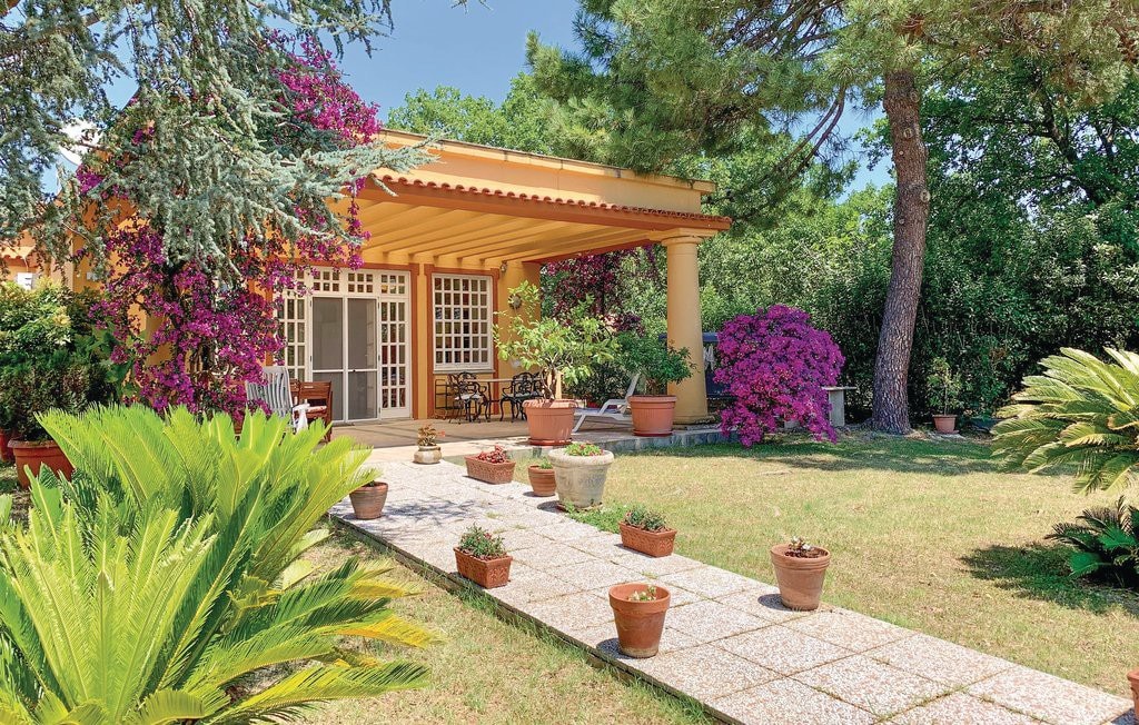 Villa panoramica con giardino e piscina a Minturno