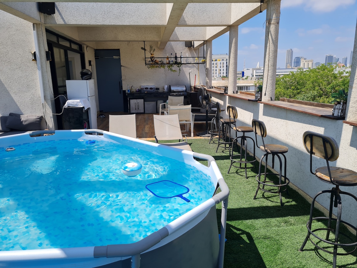 Luxurious Penthouse 2BR Pool & Free Parking TLV