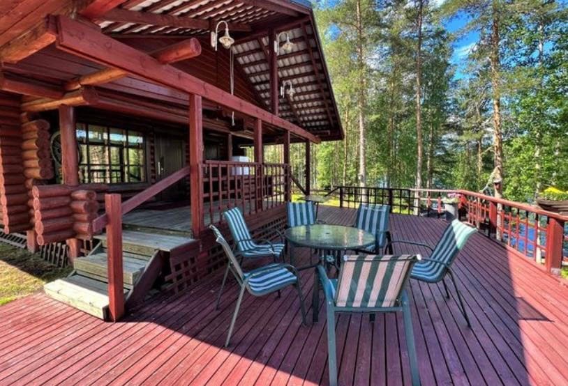 ☀️Idyllic lakefront log cabin with sauna☀️