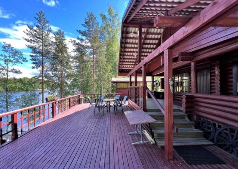 ☀️Idyllic lakefront log cabin with sauna☀️