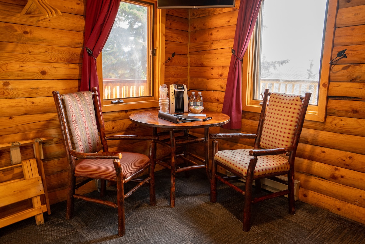 Denali Private Cabin Double Bed Sugarloaf Mountain