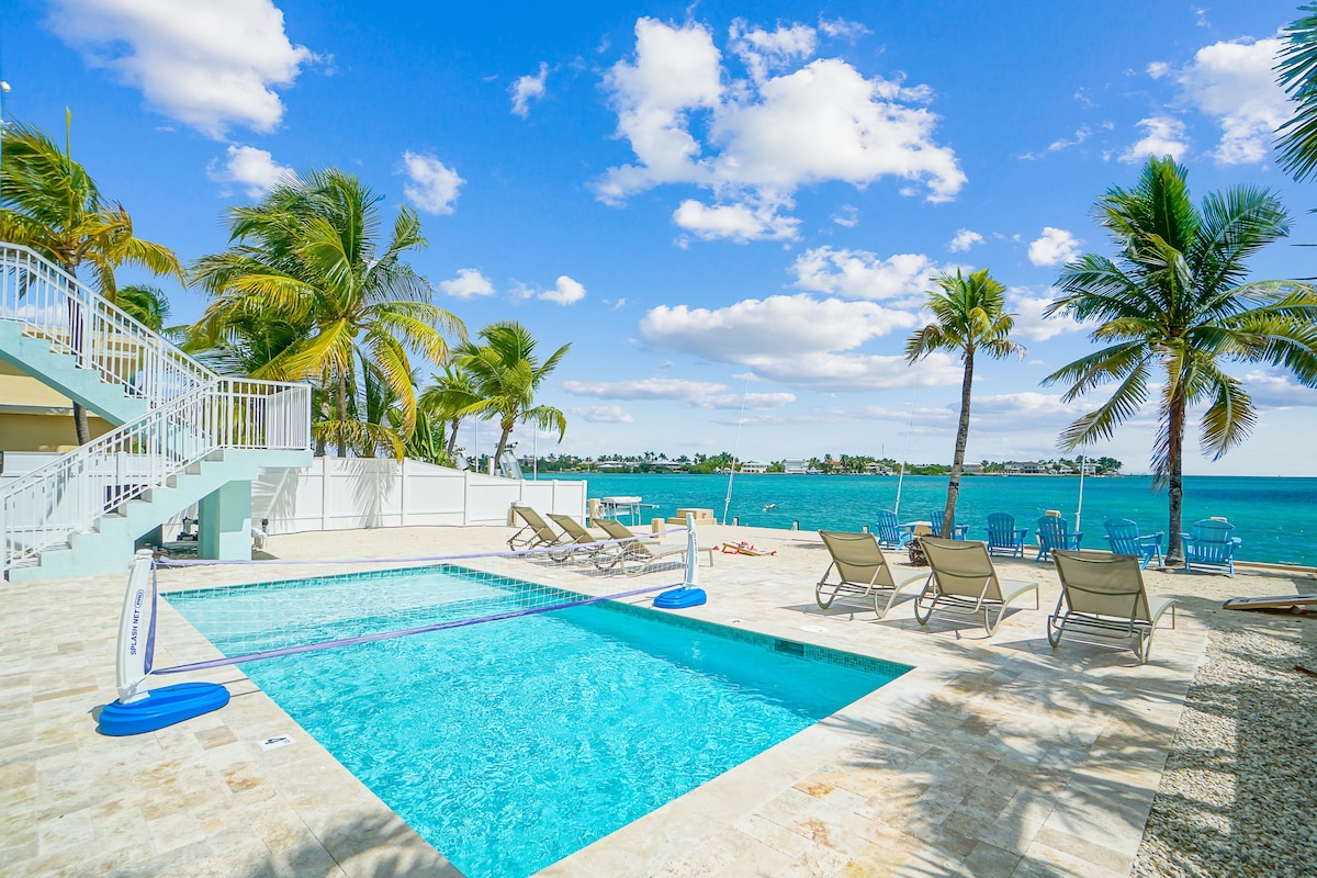 Oceanfront *PARADiSE* Amazing views, pool, dock