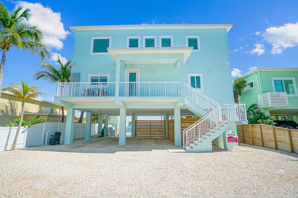 Oceanfront *PARADiSE* Amazing views, pool, dock