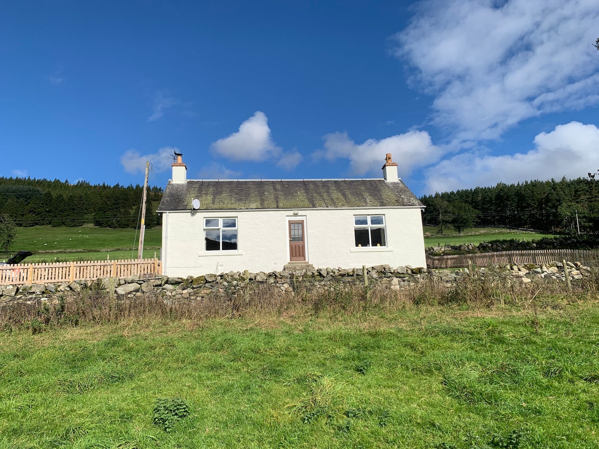 Cosy Country cottage