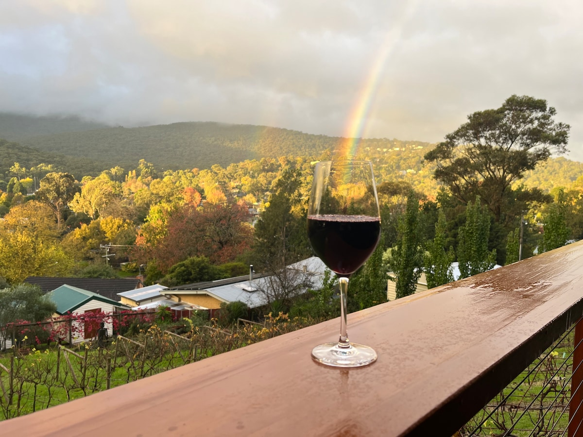 Cottage Under The Vines
Couples Retreat