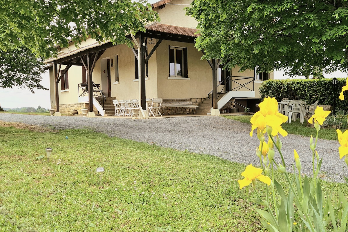 MAISON A LA CAMPAGNE IDEALE FAMILLE ET AMIS