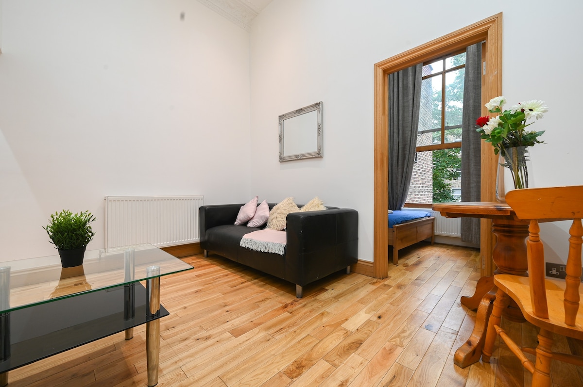 Lovely 3 Bedroom apartment in Londons Earls Court