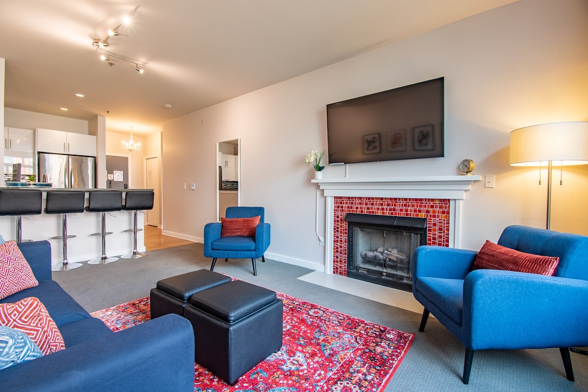 Lovely 2BR condo w/ pool in the heart of Seattle!