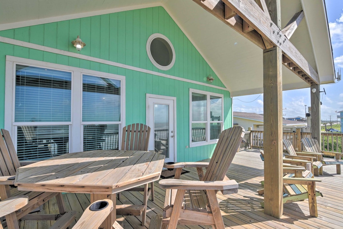 3/2 Oceanfront Beachhouse on the sand, sleeps 11.