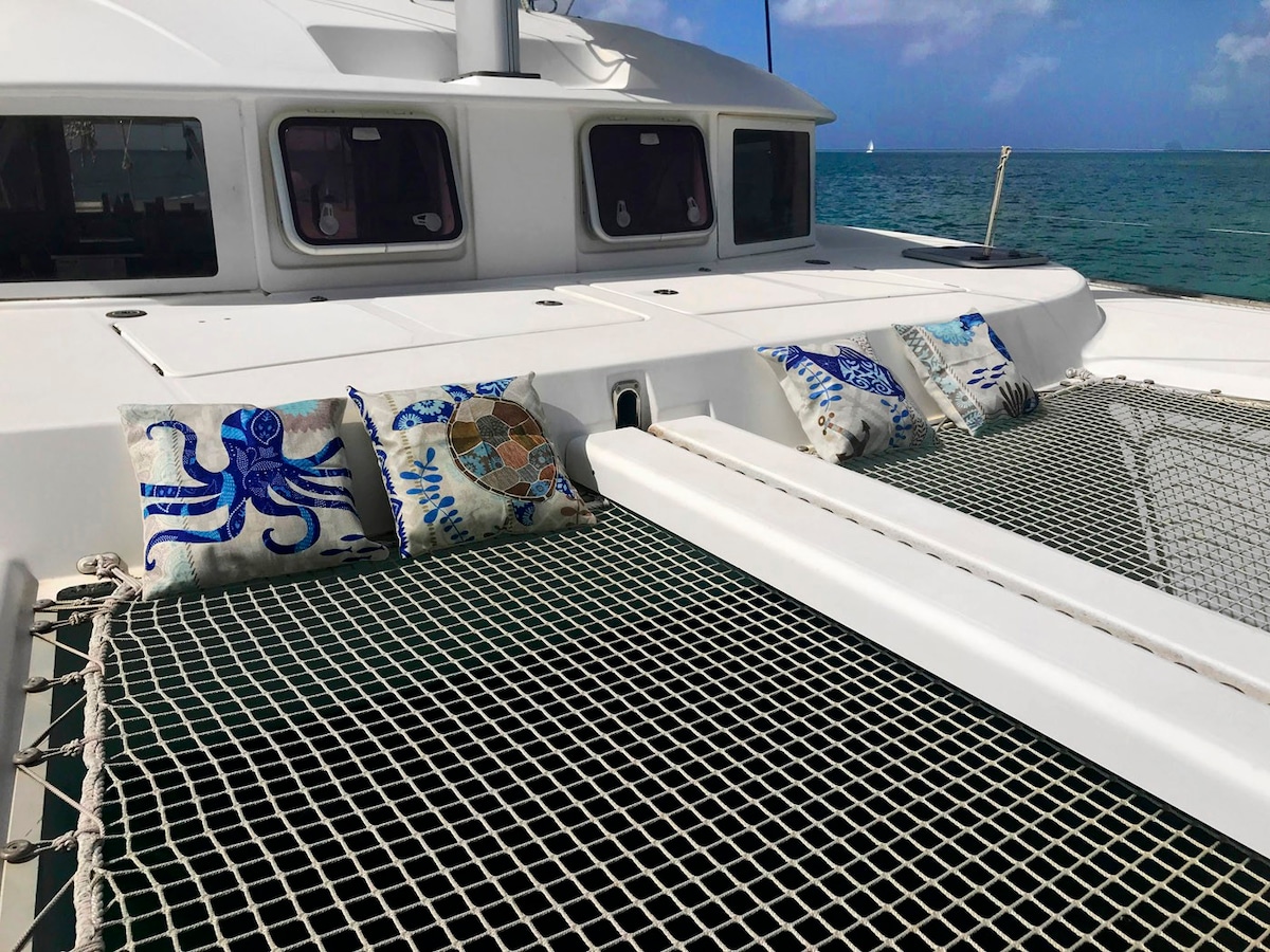 Catamaran Timaiao G, Breakfast & Lunch incl.