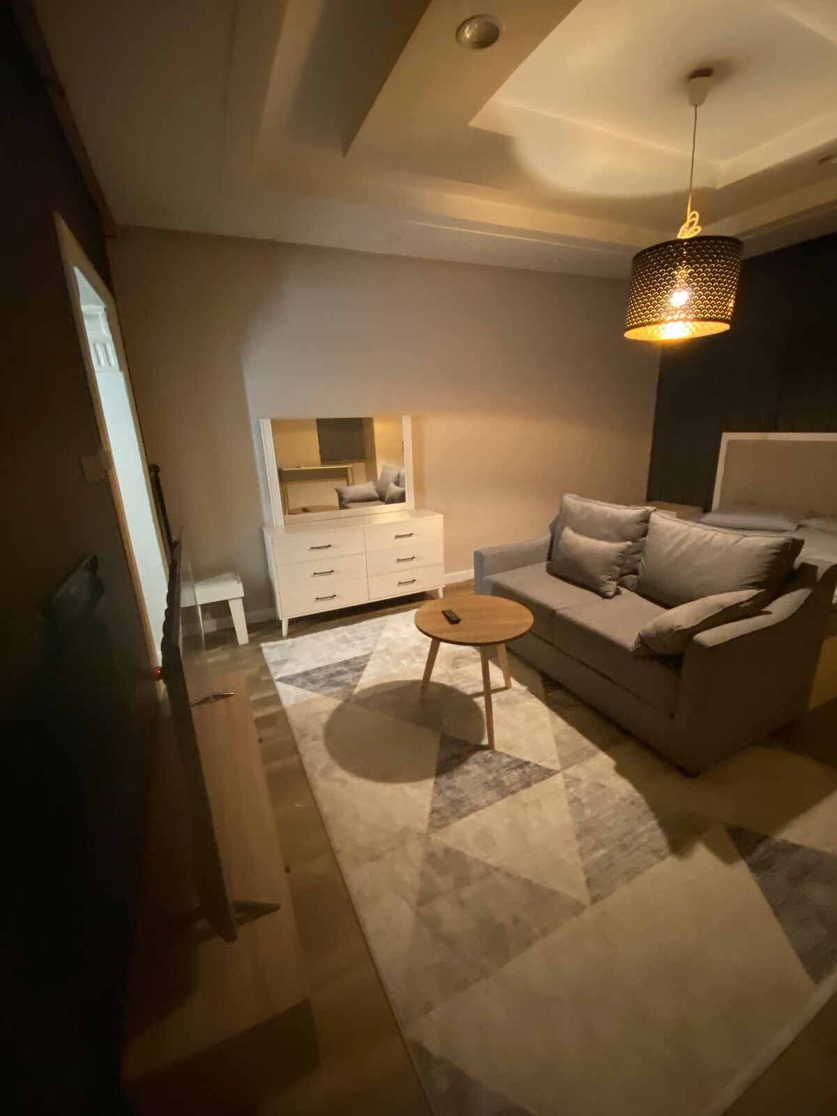 1 bedroom 
( Studio )
شقه دور ارضي ب فله
مدخل خاص