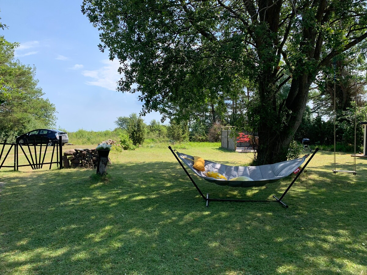 Strandnära boende i Kårehamn med havsutsikt