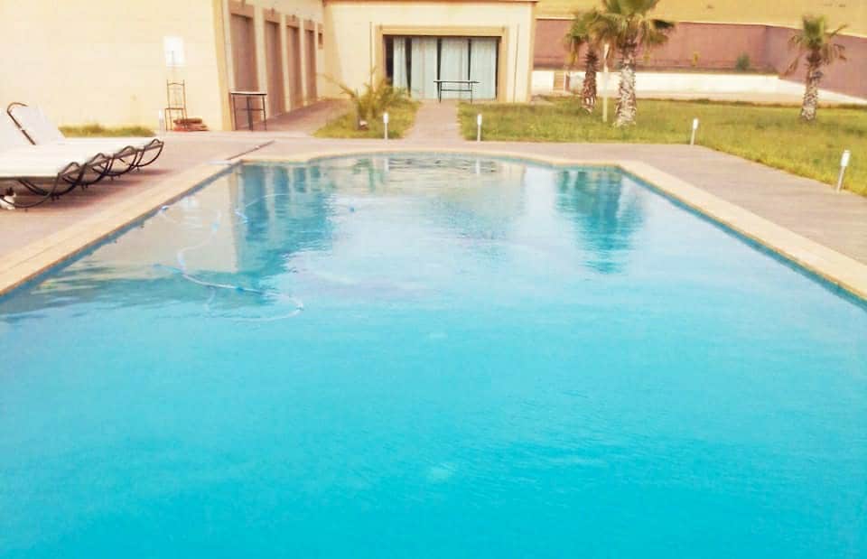 Sara别墅，带私人游泳池，摩洛哥Oujda