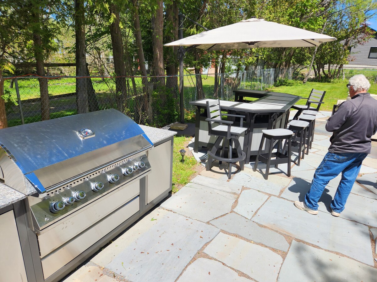 Outdoor dream patio/bar