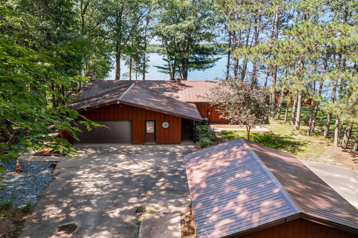 Spacious Lake Front Home in Holcombe Wisconsin