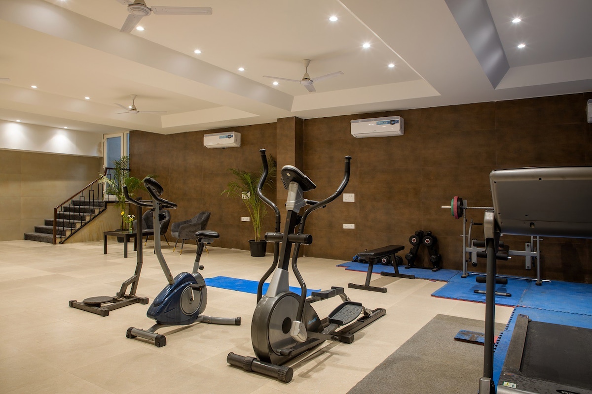 Serviced Studio ideal for work near Udyog Vihar