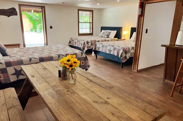 Big South Fork Lodge - Deluxe Family Room