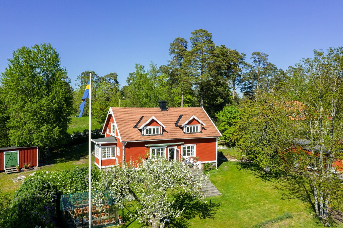 Idyllisk villa med nära till hav, golf och ridning