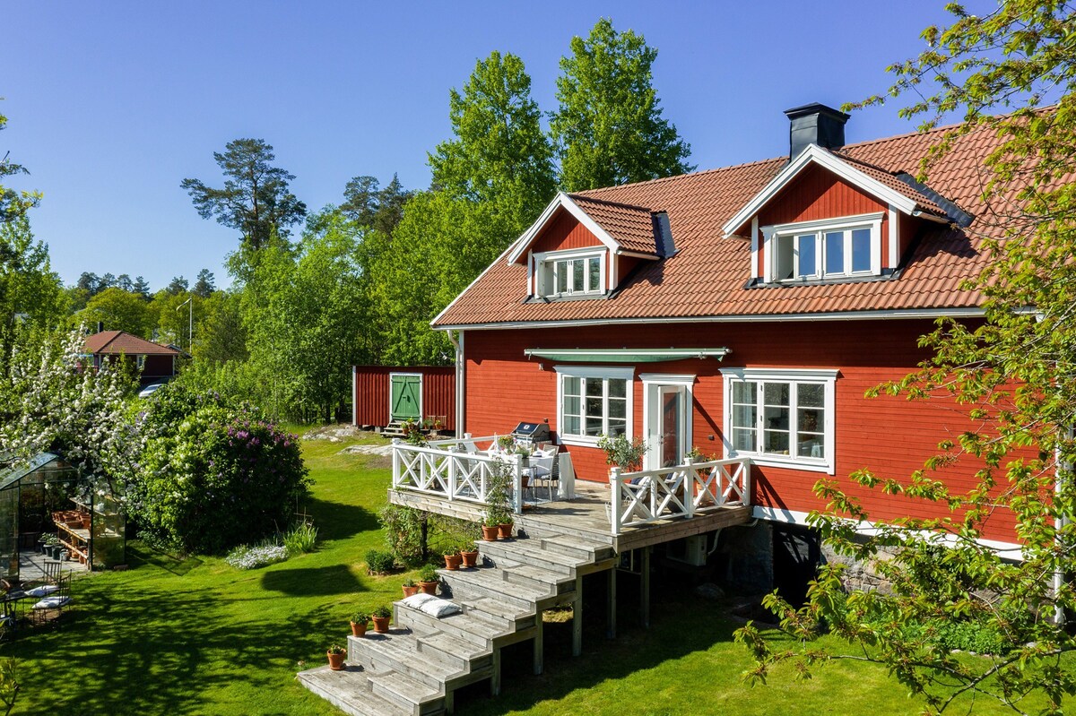 Idyllisk villa med nära till hav, golf och ridning