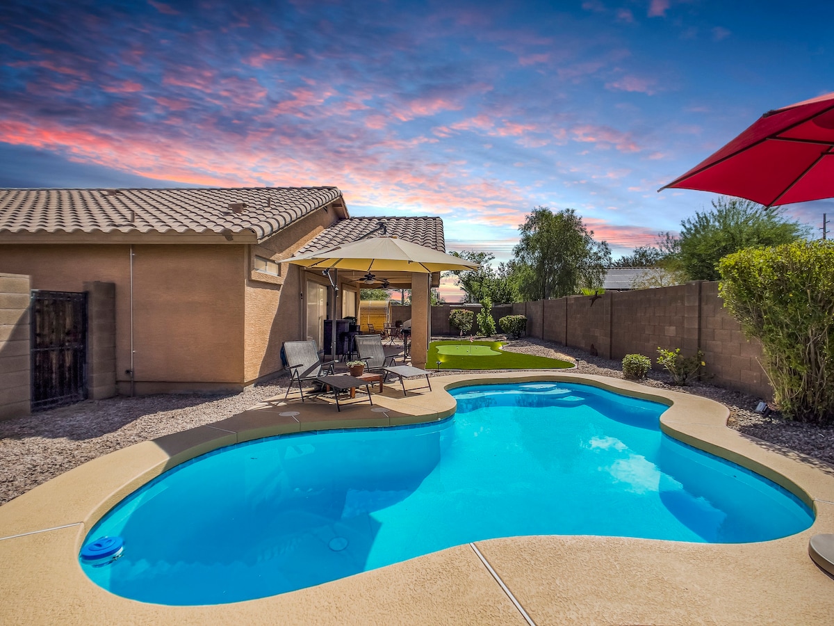 Western vibe 3 BR home with heated pool and sauna