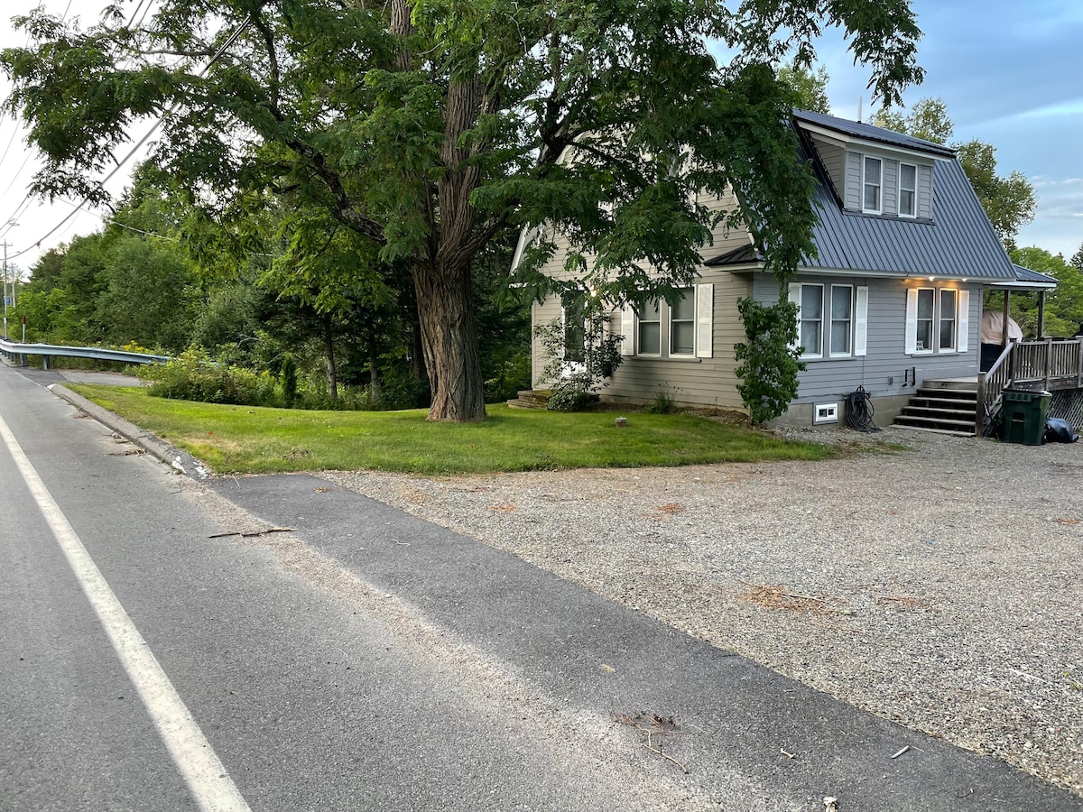 Cottage by the bay