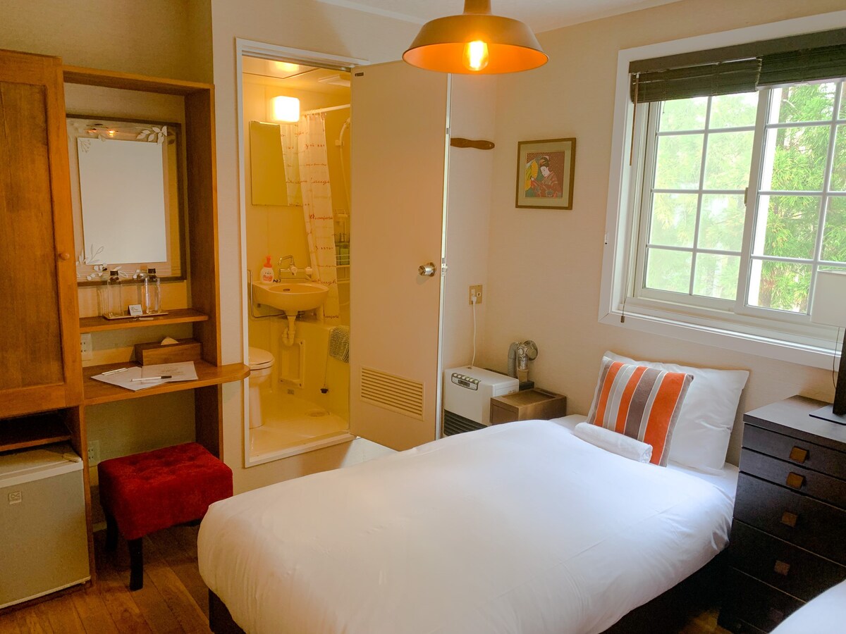Penke Panke Lodge ，带浴室和早餐的双床房
