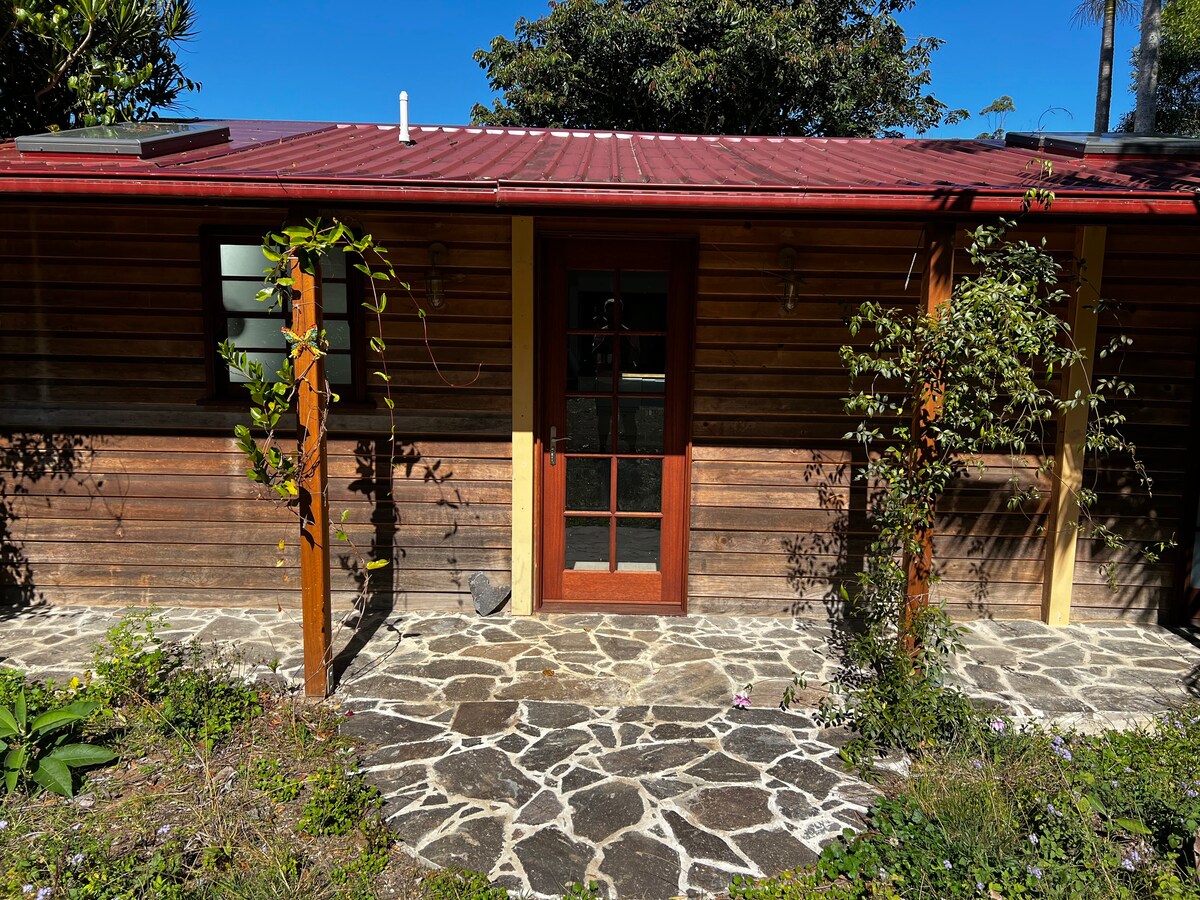 OMA’s Kitchen BNB
Tranquil soulful cottage