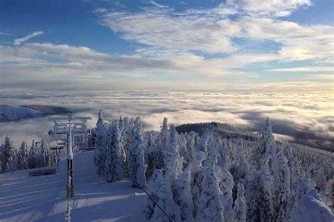 Pristine PNW Summer / Winter Ski Cabin / FallMagic