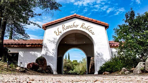El Rancho Robles Historic Guest Ranch - Stable 12