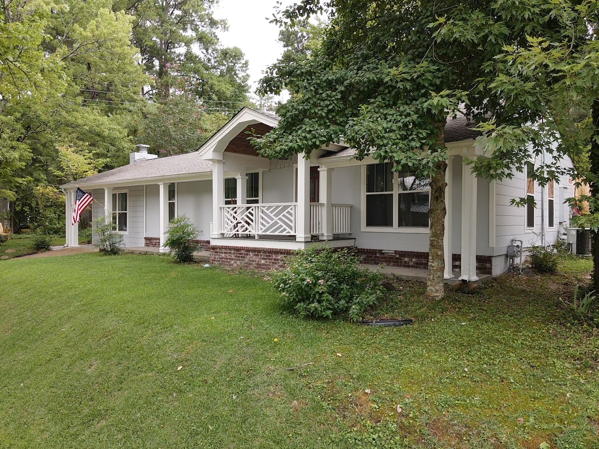 Newly renovated 3 bdrm home in downtown Oxford